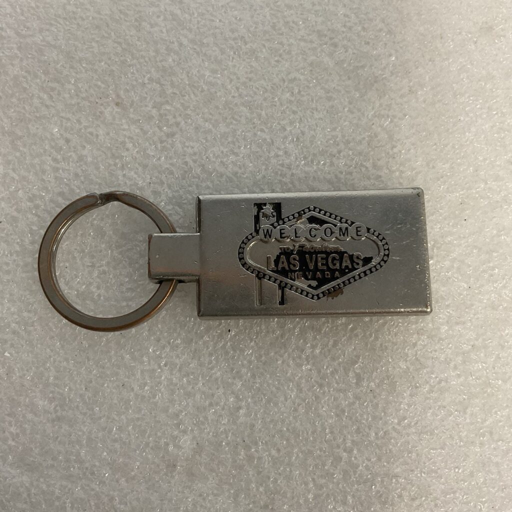 Vintage Las Vegas Nevada Souvenir Metal Keychain Welcome Sign Retro Collectible - Image 1
