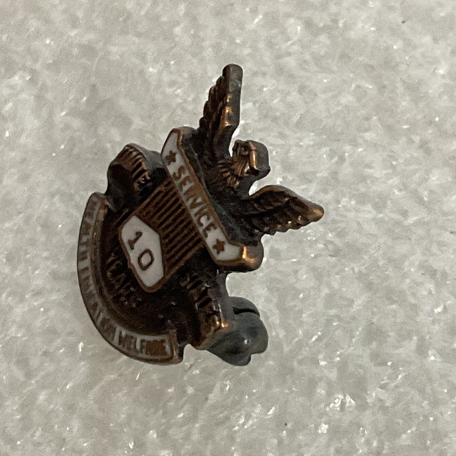 Vintage US Government Dept of Health Education Welfare 10 Year Service Award Pin - Image 5