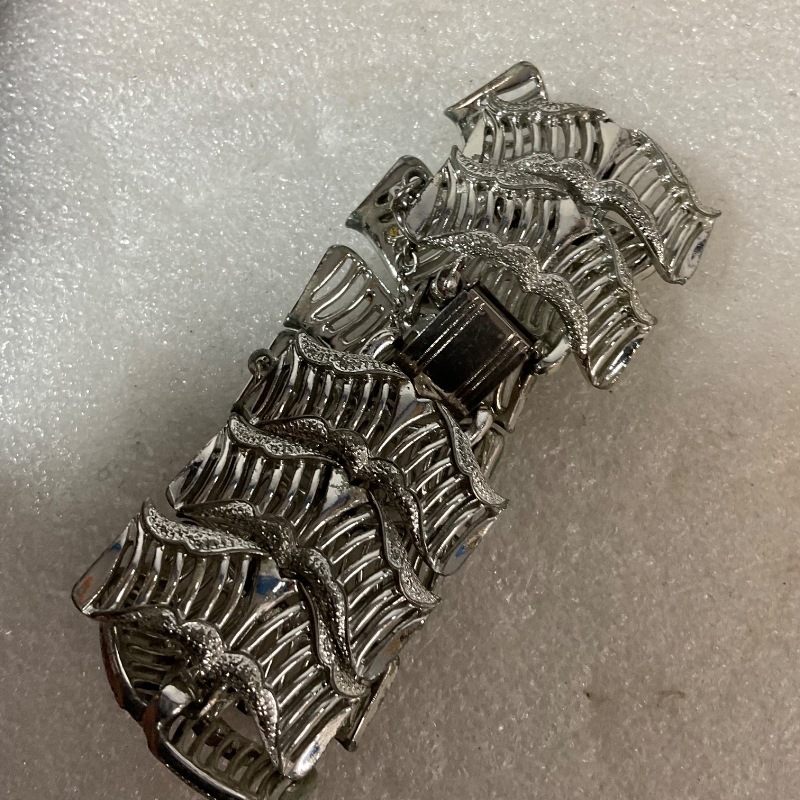 Vintage Coro Pegasus Wide Silver Tone Bracelet 68.7g Retro Statement 7” - Image 7