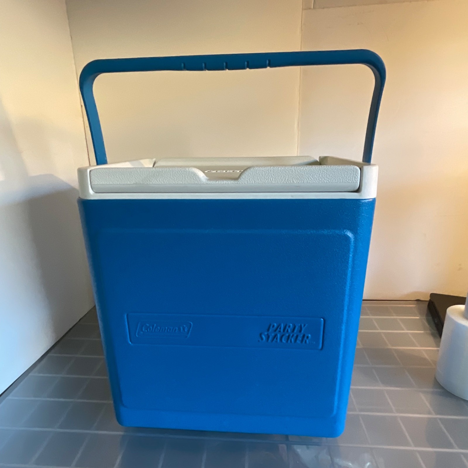 Coleman Party Stacker 20-Can Cooler Model 6224 Blue White 15 in - Image 4