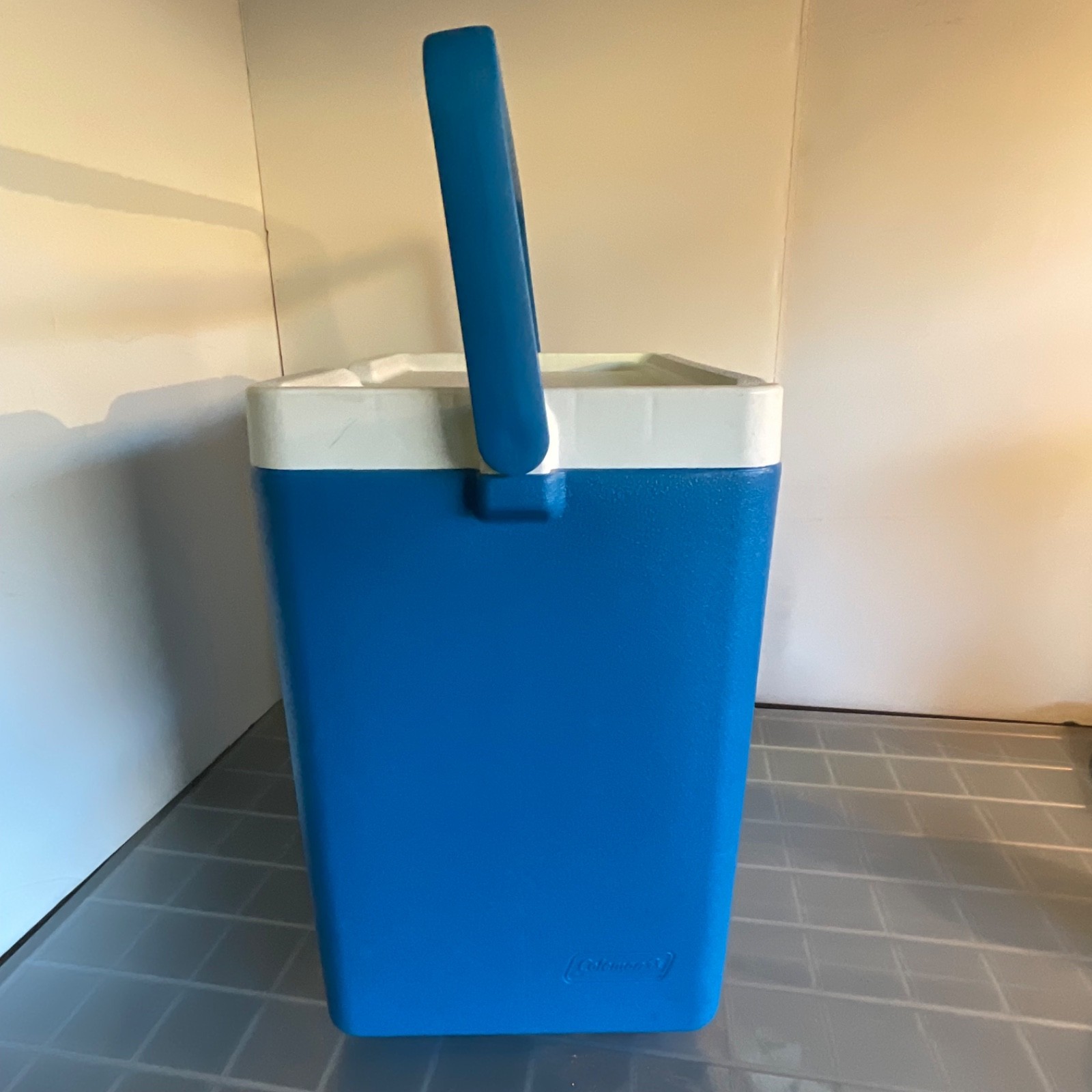 Coleman Party Stacker 20-Can Cooler Model 6224 Blue White 15 in - Image 5