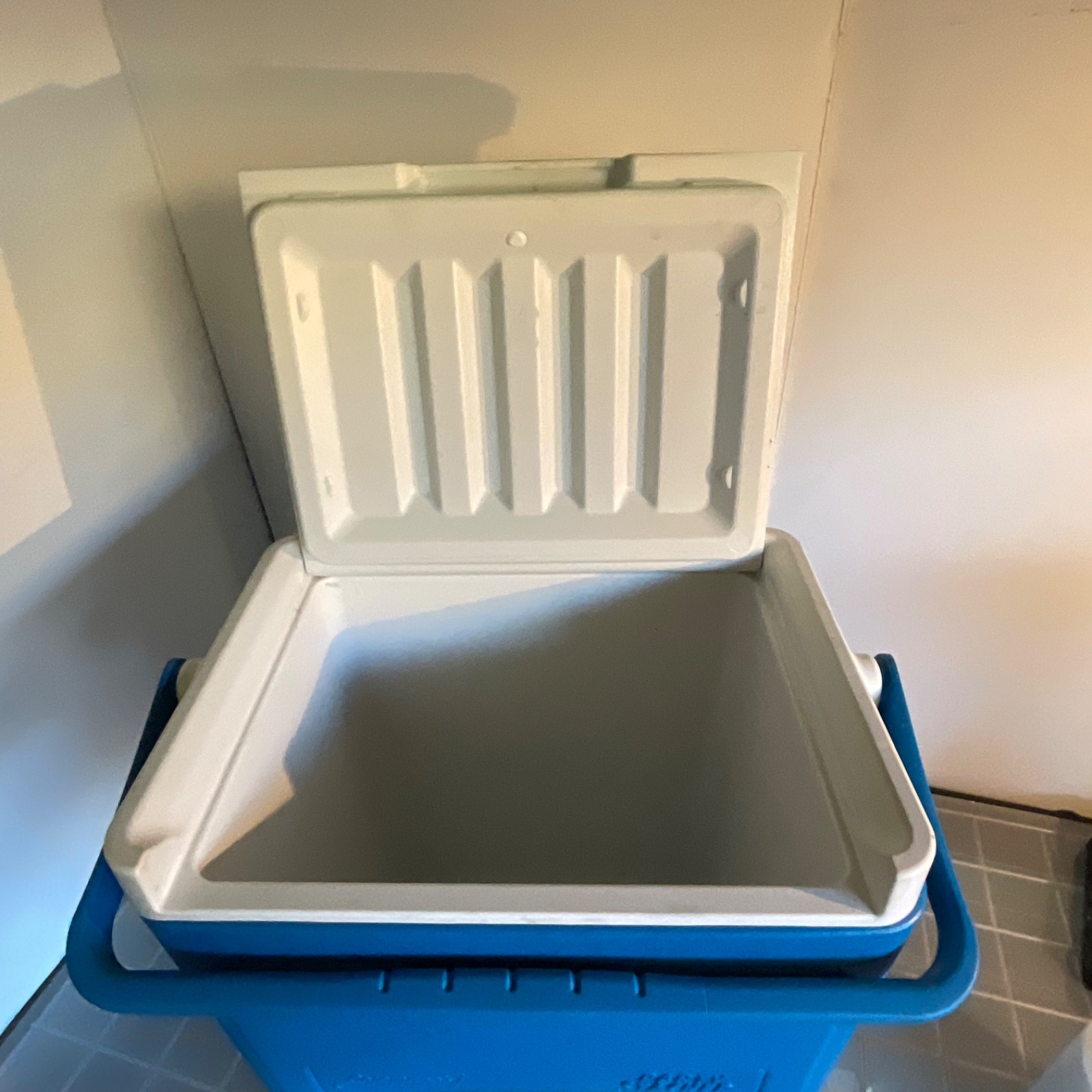 Coleman Party Stacker 20-Can Cooler Model 6224 Blue White 15 in - Image 8