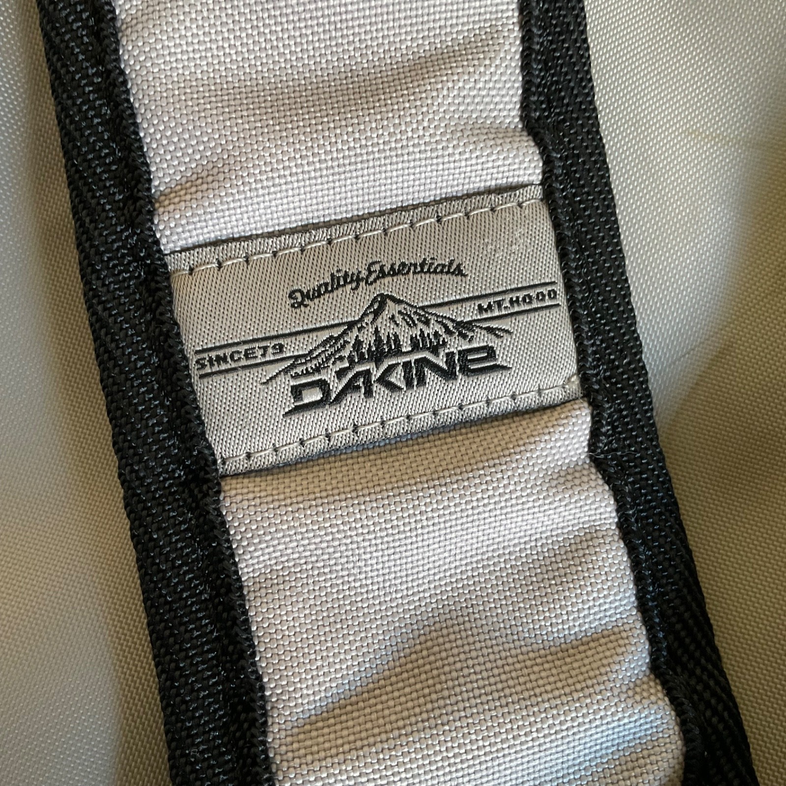 Dakine Backpack Blue Green Gray 17 in Padded Straps Front Pocket - Image 15