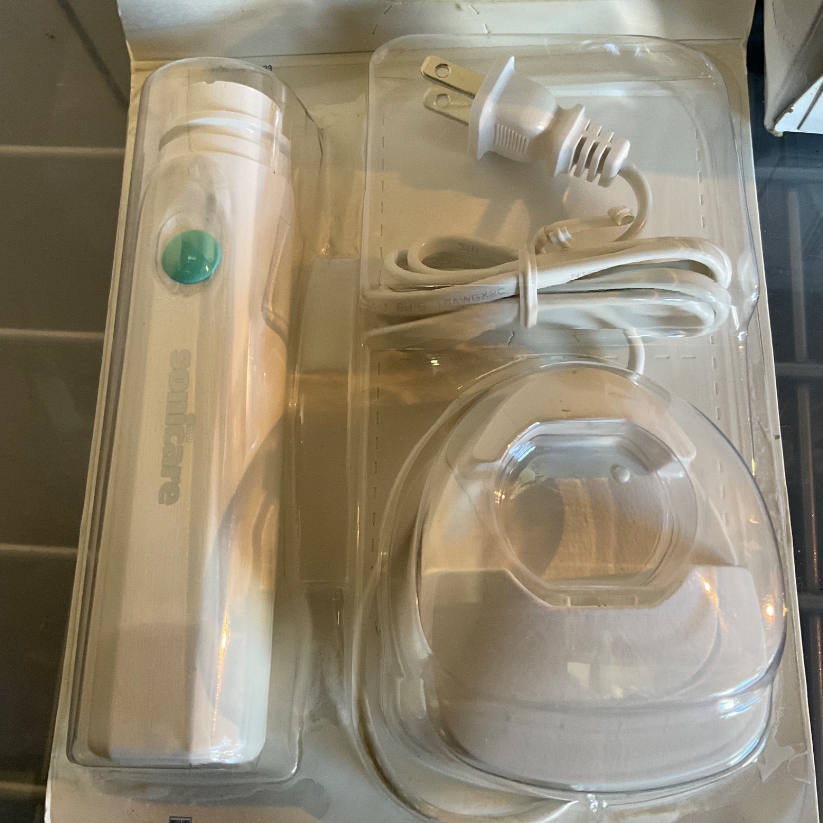 Philips Sonicare Advance 4100 HX4101 Toothbrush Unused Damaged Box - Image 6