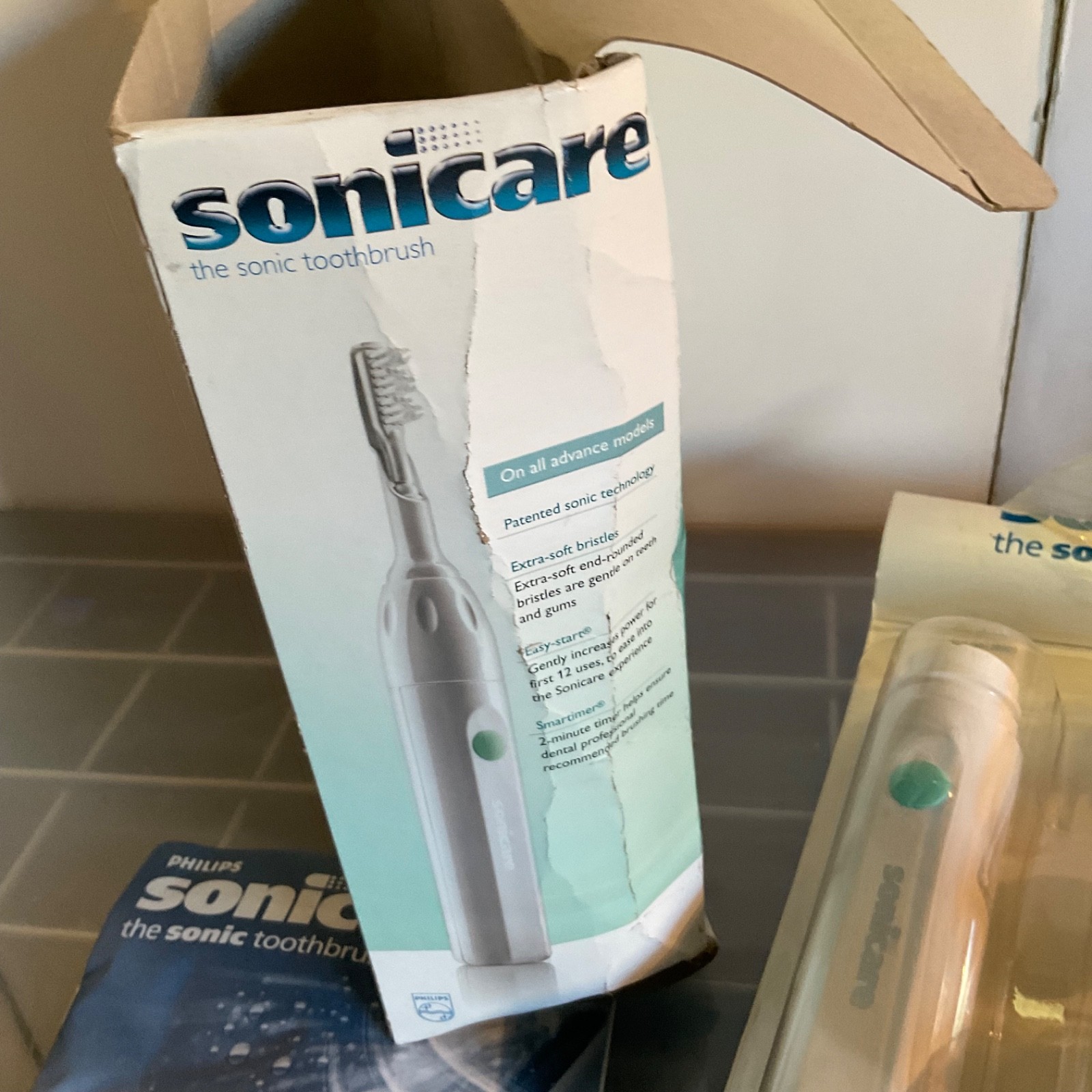 Philips Sonicare Advance 4100 HX4101 Toothbrush Unused Damaged Box - Image 10