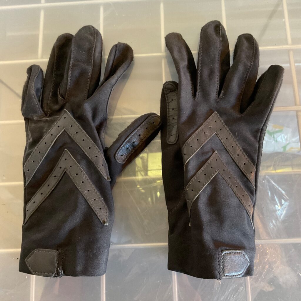 Aris Black Nylon Spandex Driving Gloves One Size 8 in Perforated Trim - Image 1