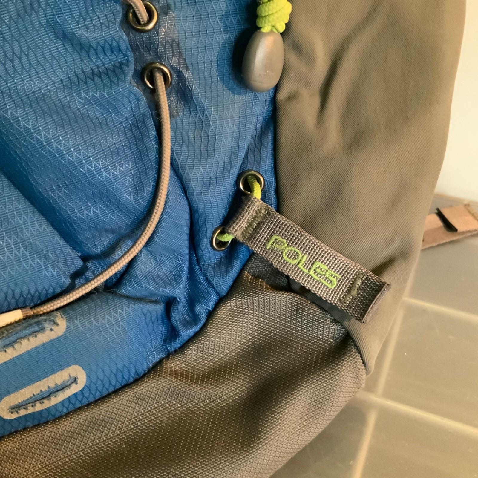 Black Diamond Sonic Hiking Backpack Blue Gray Padded Hip Belt Bungee - Image 2