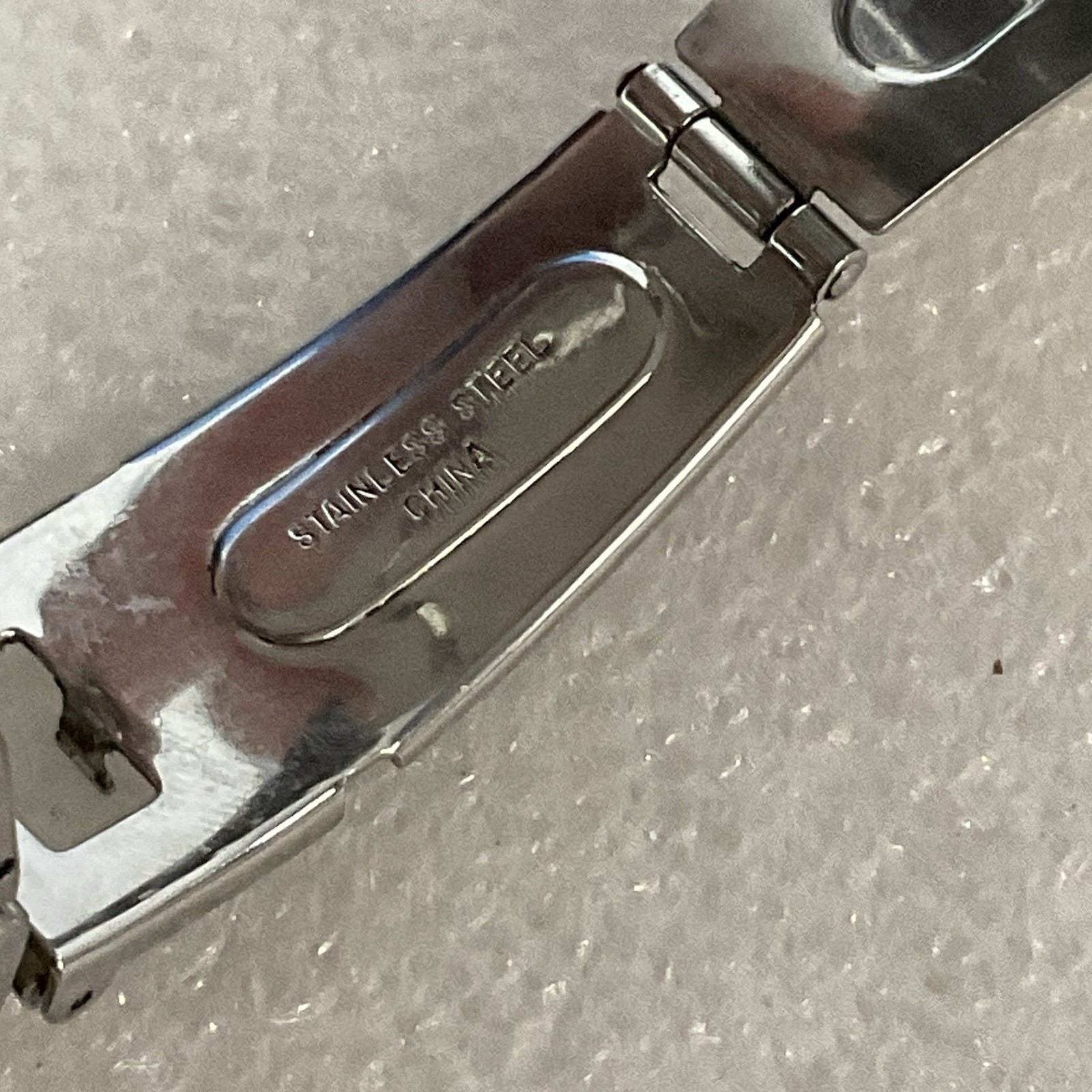 Mossimo Lavender Face Silver Color Stainless Watch - Image 4
