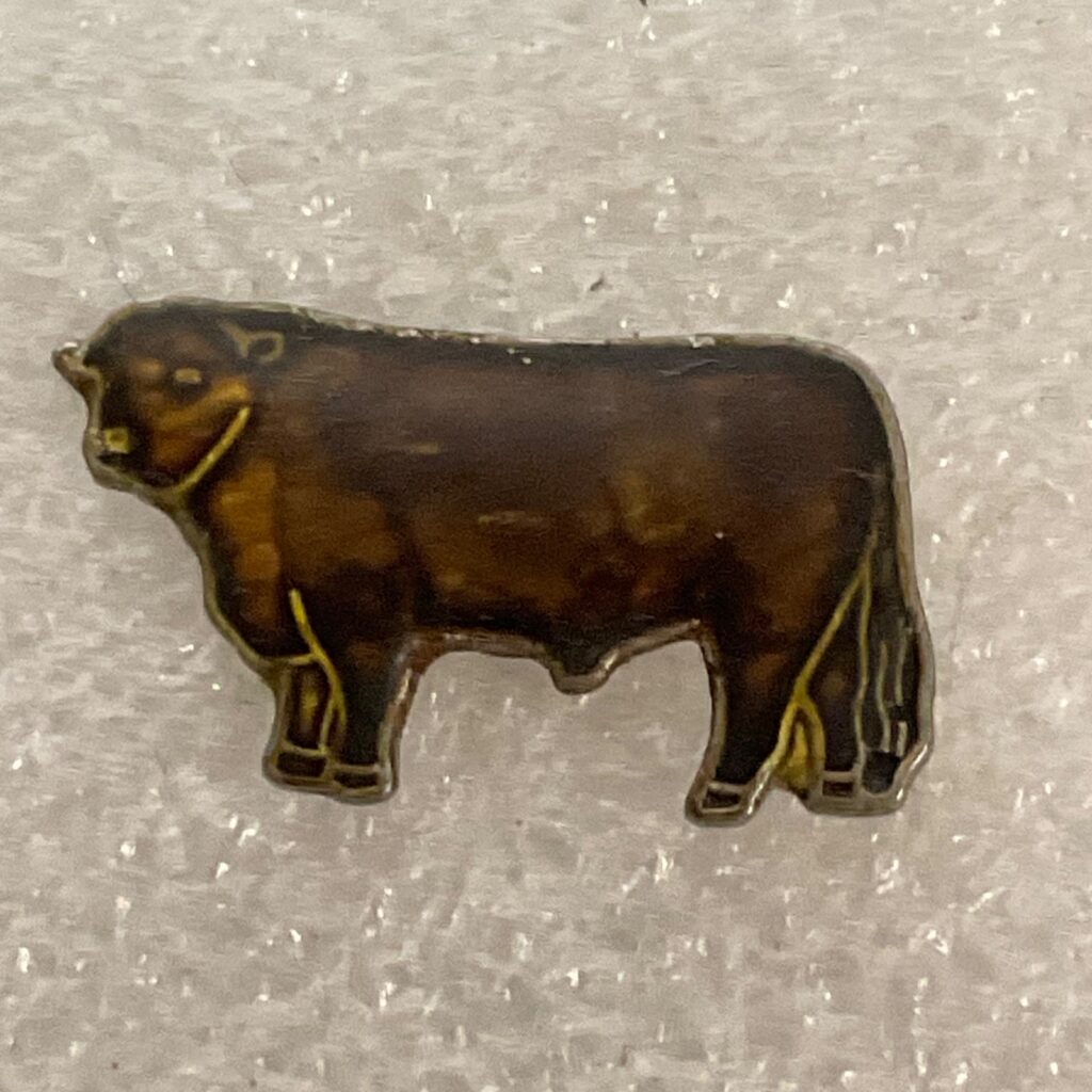 Vintage Brown Cow Pin 1in Enamel Metal Lapel Badge Farm Animal Design - Image 1