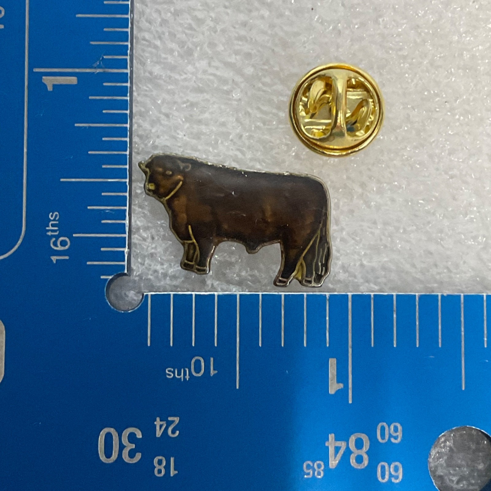 Vintage Brown Cow Pin 1in Enamel Metal Lapel Badge Farm Animal Design - Image 3