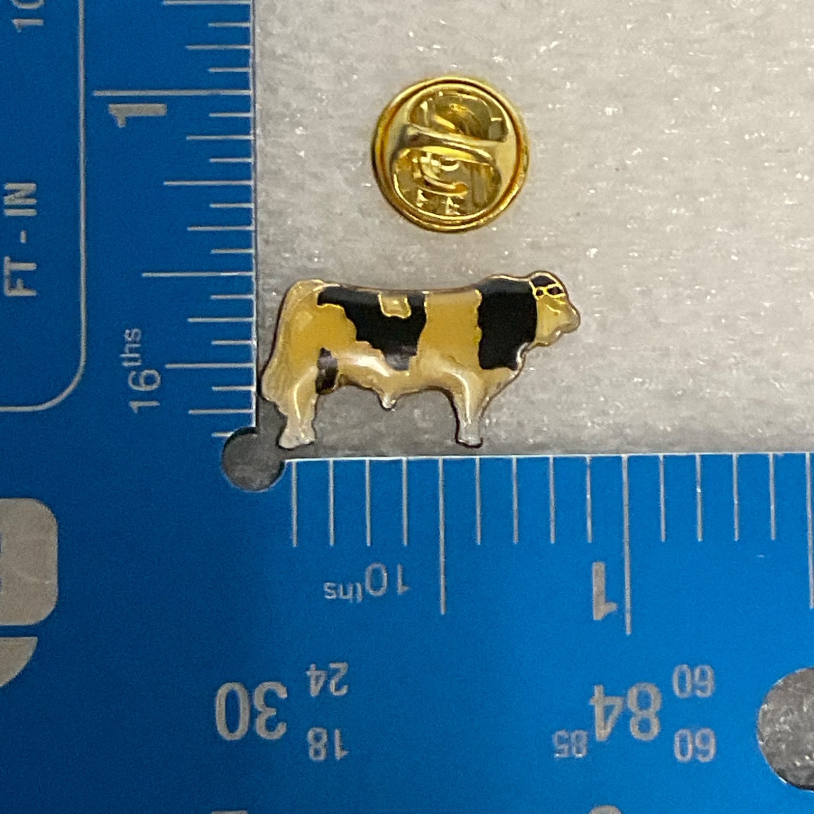 Vintage Black & White Cow Pin 1in Enamel Lapel Brooch Farm Animal Collectible - Image 3