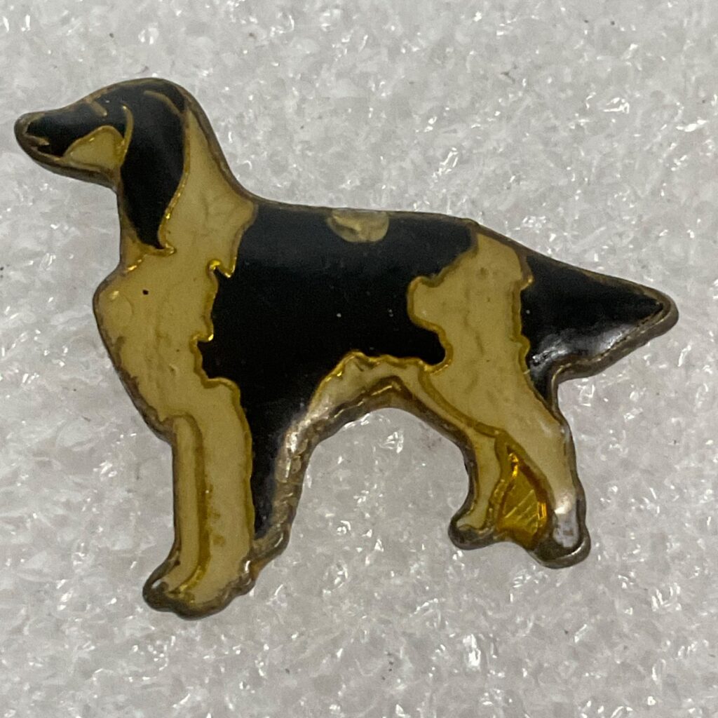 Vintage English Setter Dog Pin Black Gold Enamel Lapel Brooch 1in 1.08g - Image 1