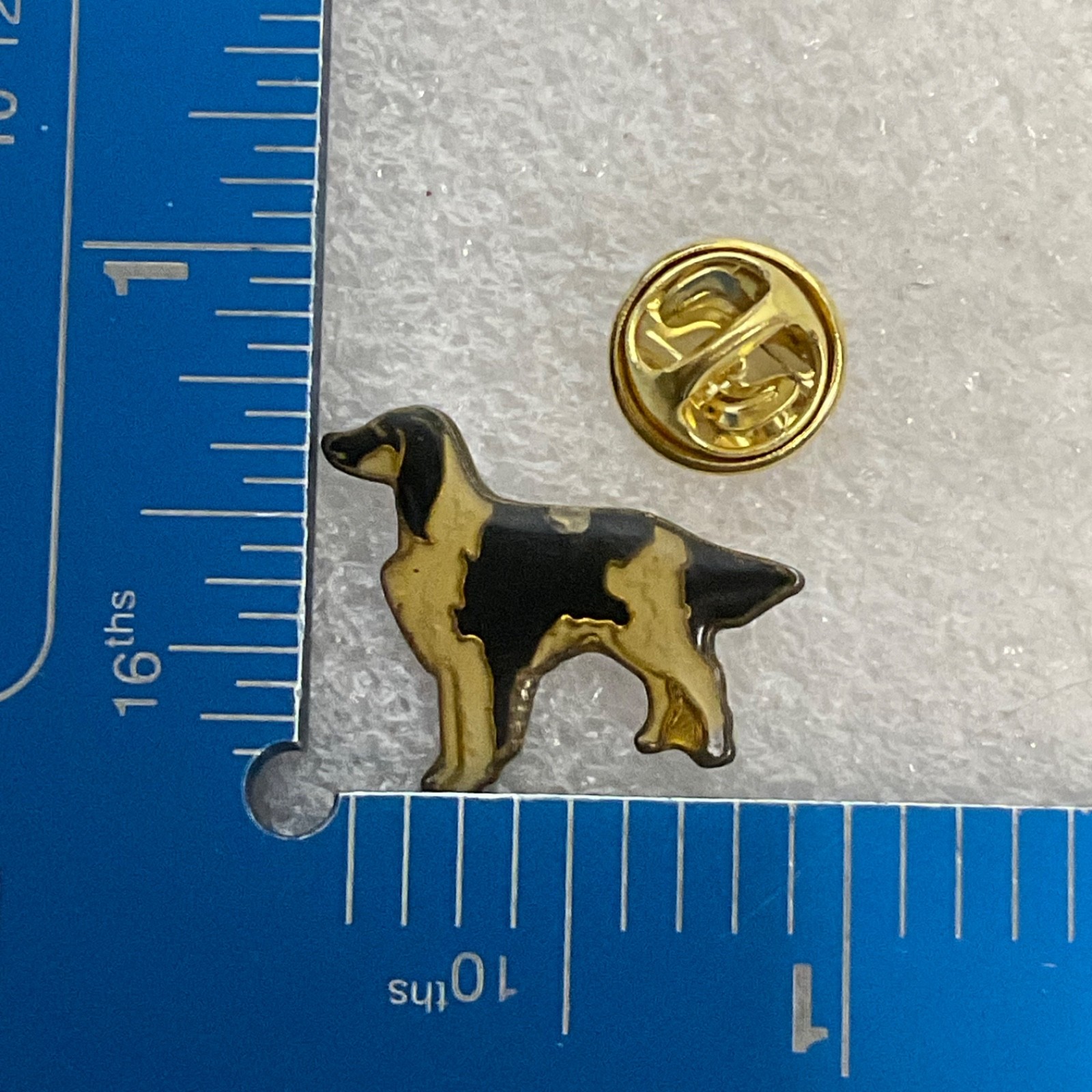Vintage English Setter Dog Pin Black Gold Enamel Lapel Brooch 1in 1.08g - Image 3