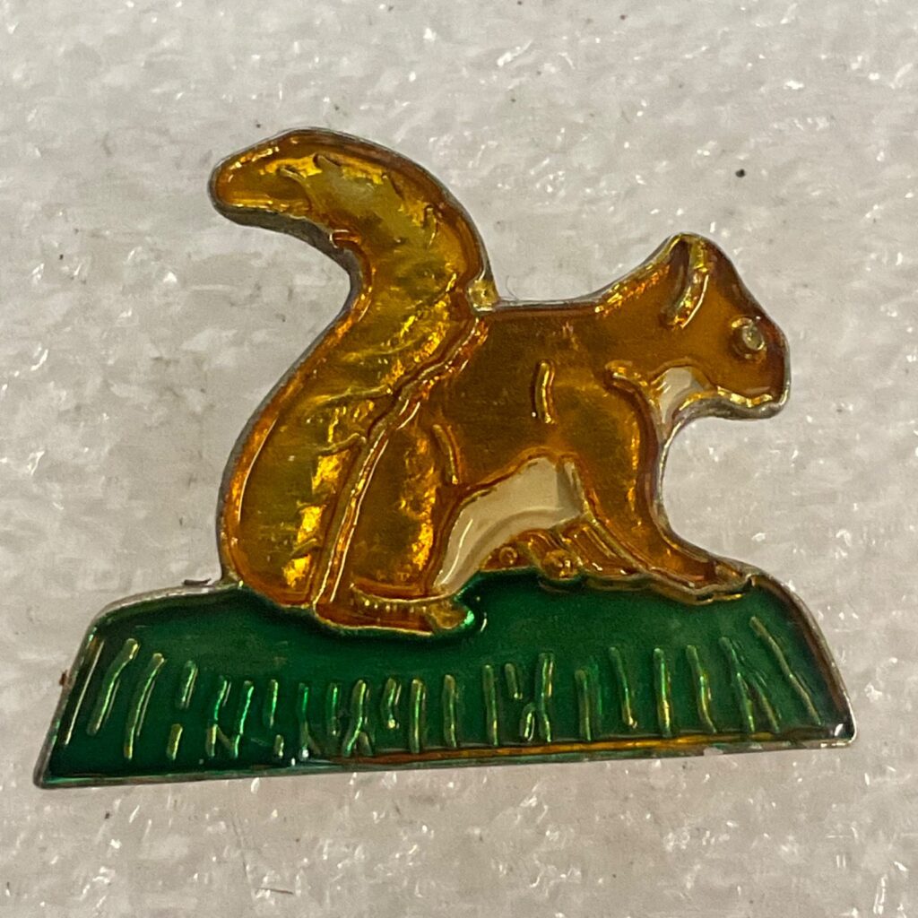 Vintage Gold Tone Squirrel Pin 0.75in Enamel Lapel Brooch Green Grass Design - Image 1
