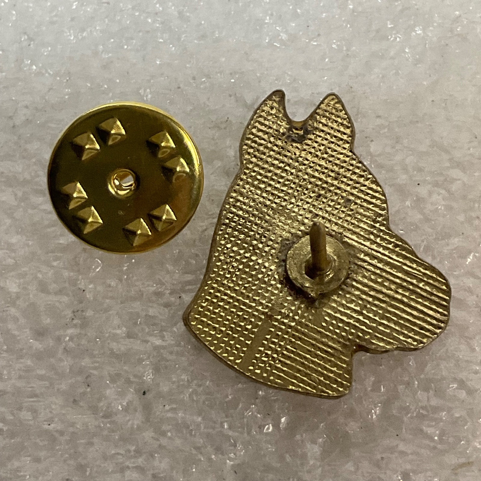 Vintage Horse Head Pin Red Yellow Enamel Lapel Badge 1in Equestrian Collectible - Image 4