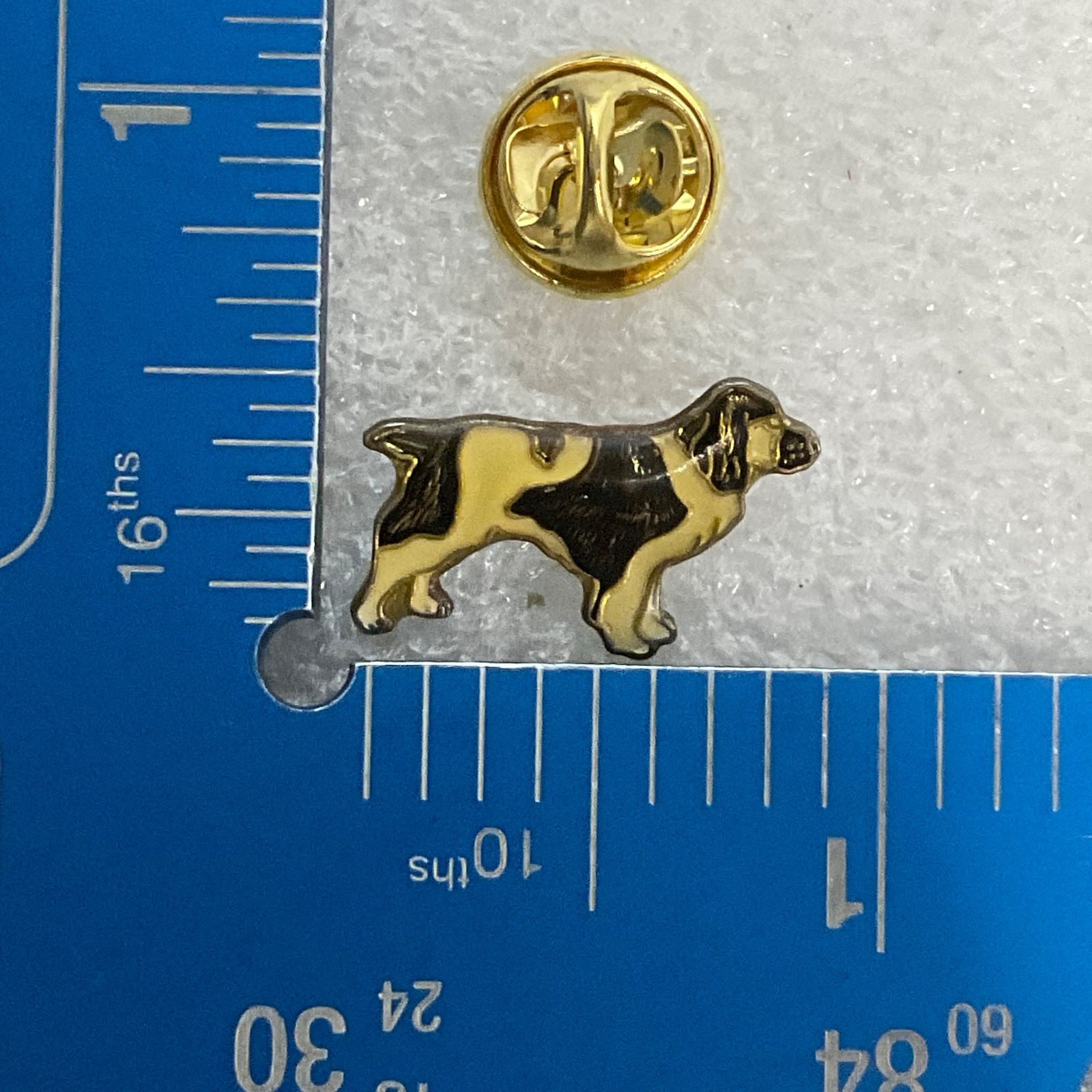 Vintage English Springer Spaniel Dog Pin 1in Gold Tone Enamel Lapel Jewelry - Image 3