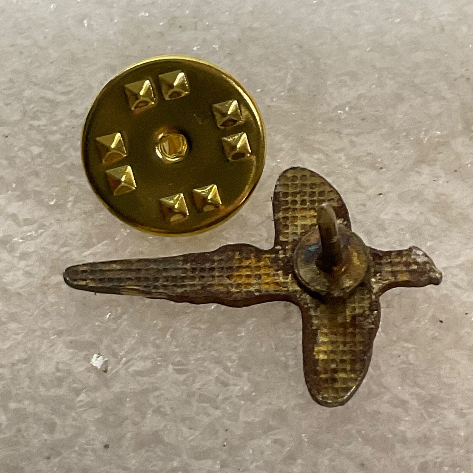 Vintage Flying Pheasant Enamel Pin Bird Lapel Tie Tack 1in Gold Tone 7.3g - Image 4