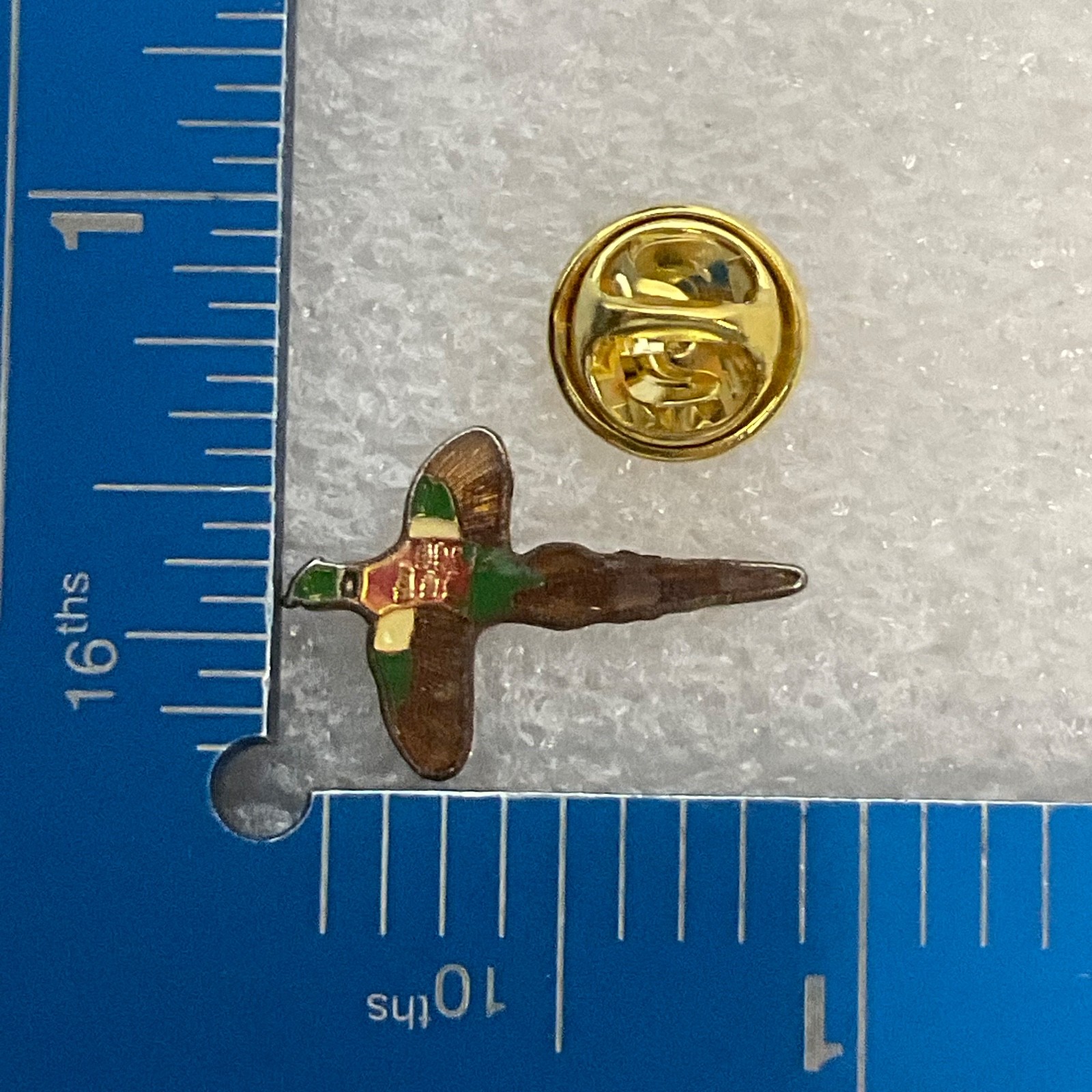 Vintage Flying Pheasant Enamel Pin Bird Lapel Tie Tack 1in Gold Tone 7.3g - Image 3