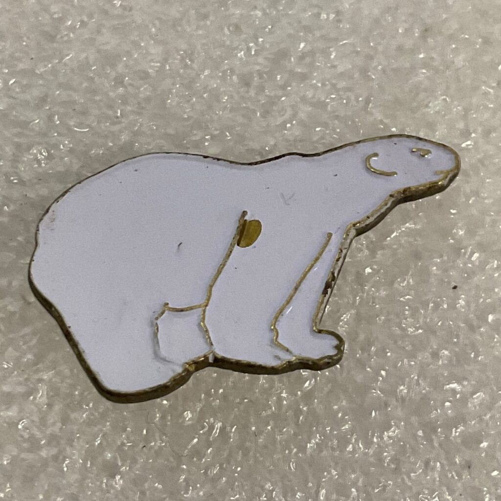 Vintage White Polar Bear Pin 1in Gold Tone Outline Enamel Lapel Brooch 10.65g - Image 1