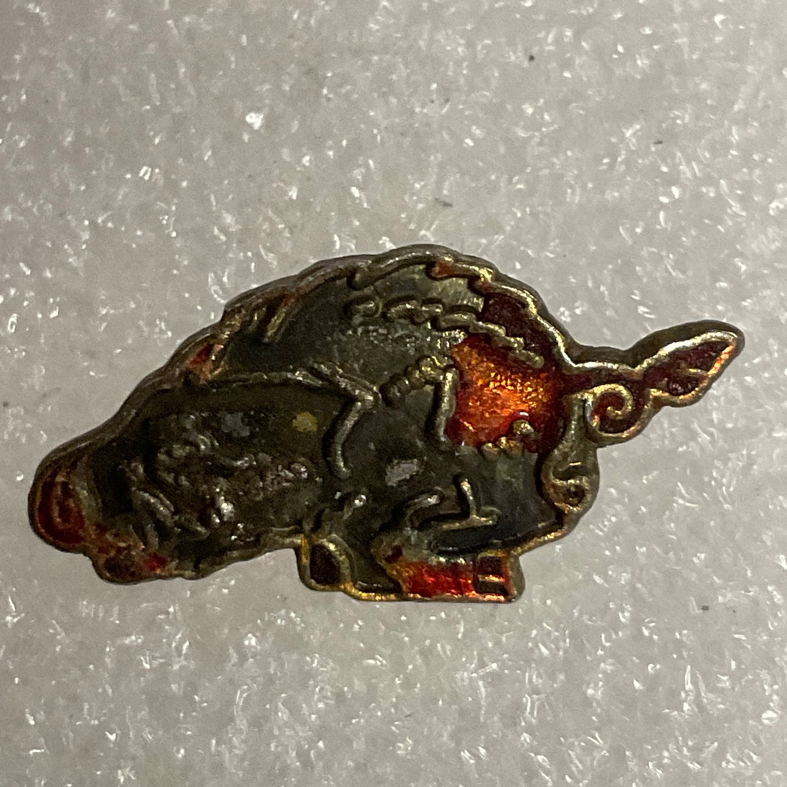 Vintage Arkansas Razorbacks Hog Pin 1in Red Enamel Metal Lapel Badge Souvenir - Image 1