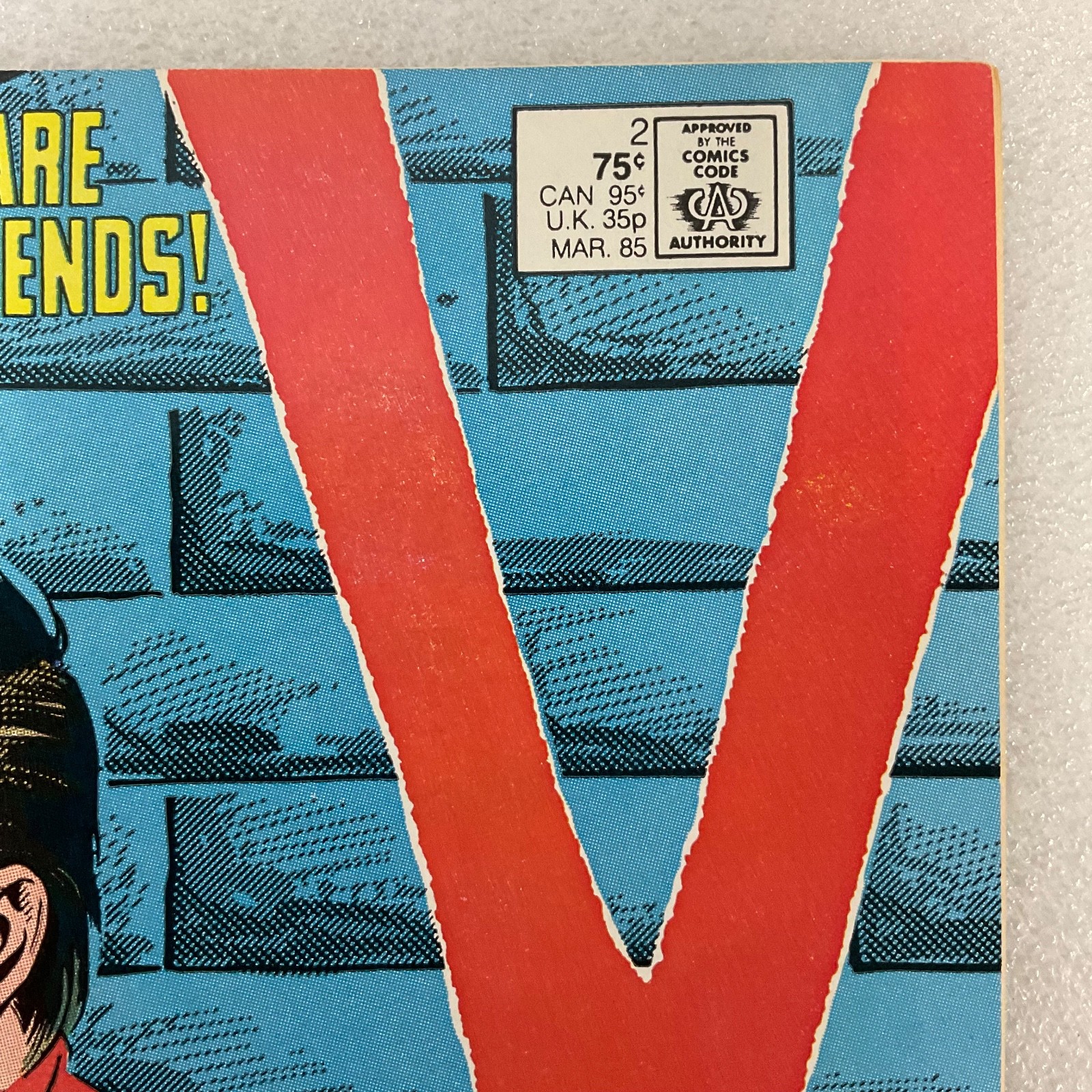 V DC Comic Book #2 1985 The Visitors Are Your Friends Sci-Fi Series - Image 7