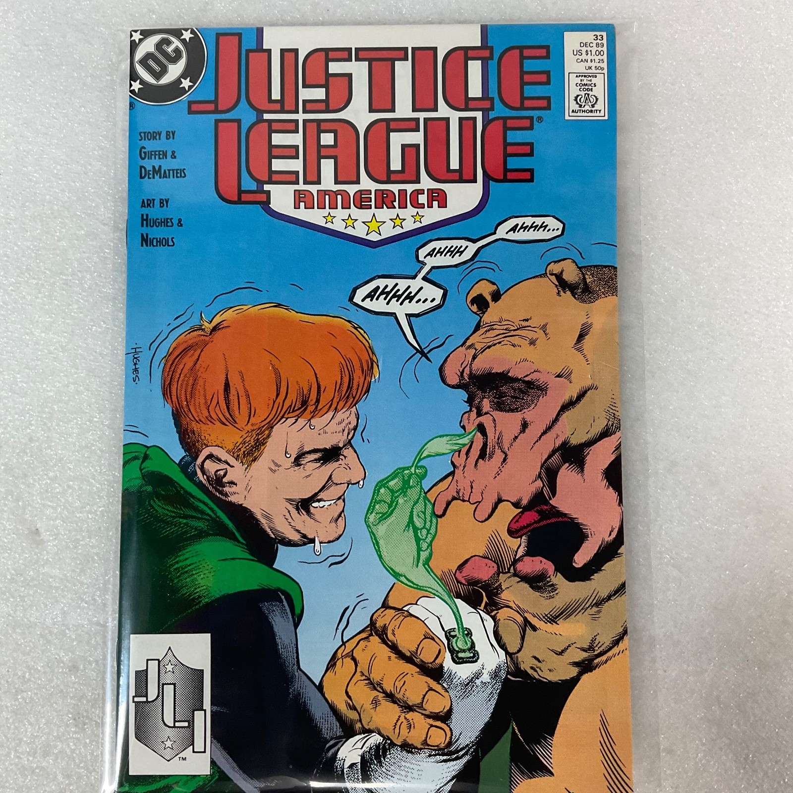 Justice League America #33 1989 DC Comic Guy Gardner vs Alien Battle - Image 1