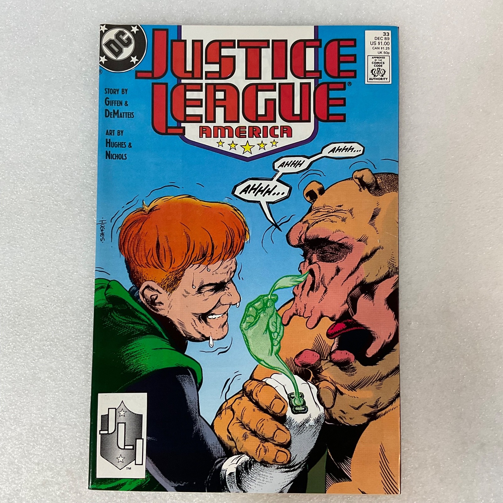 Justice League America #33 1989 DC Comic Guy Gardner vs Alien Battle - Image 3