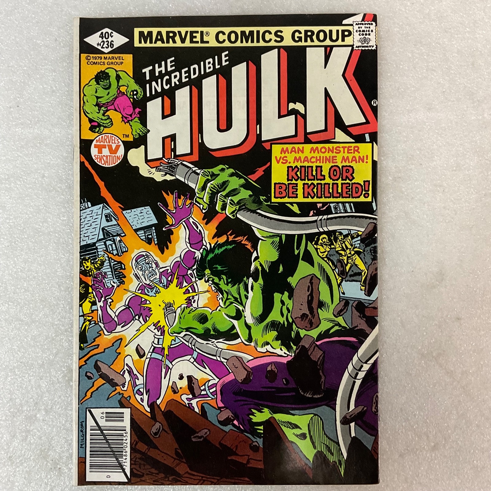 The Incredible Hulk #236 1979 Marvel Comic Man-Monster vs Machine Man - Image 1