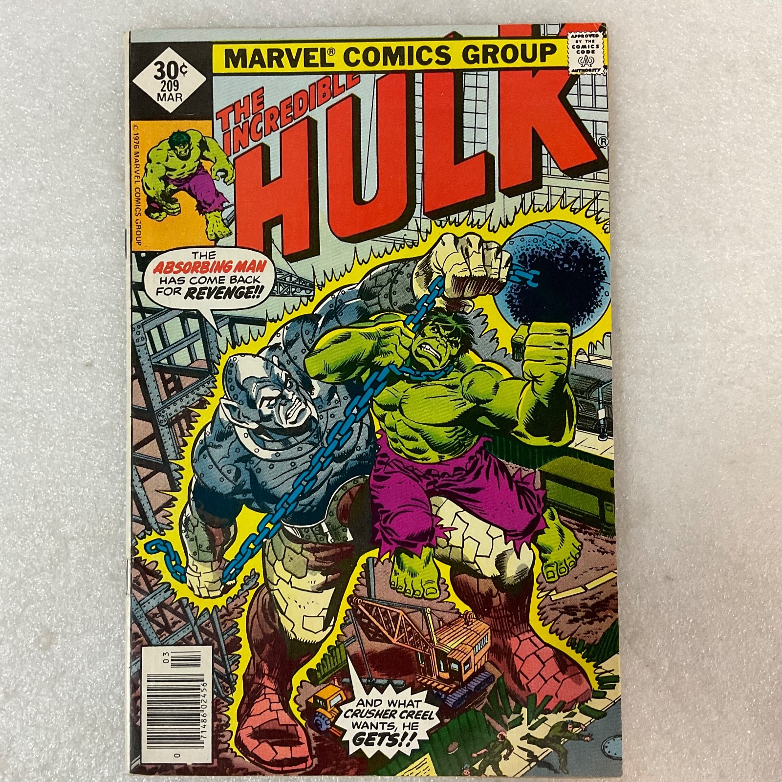 The Incredible Hulk #209 1977 Marvel Comic Absorbing Man Bronze Age - Image 1