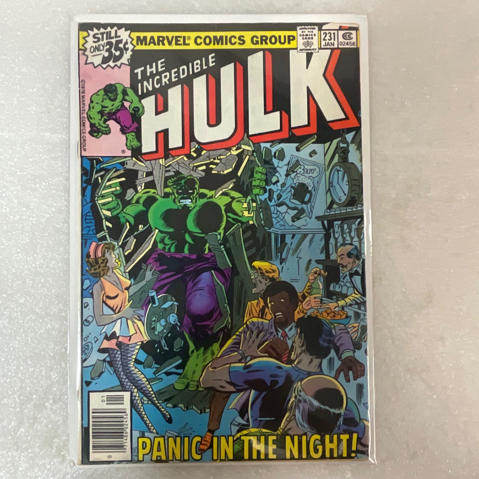 The Incredible Hulk #231 Jan 1978 Marvel Comic Panic in the Night - Image 14