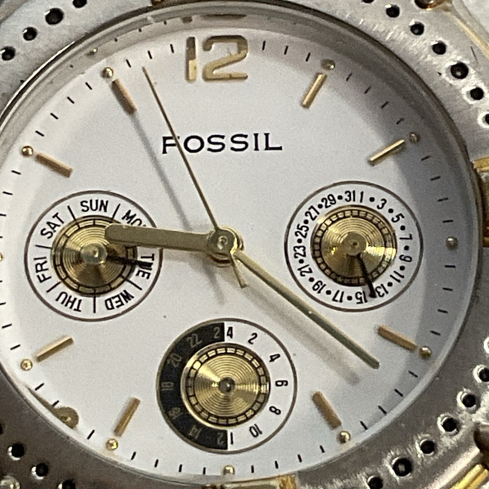 Fossil BQ8461 3 ATM Watch No Band For Parts Not Working - Image 2