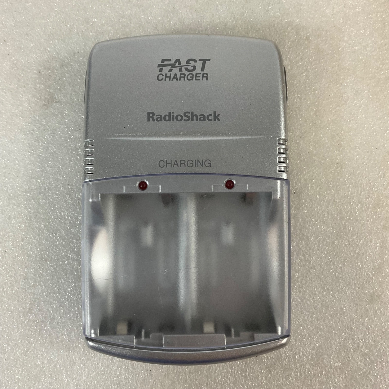RadioShack Fast Charger AA Ni-Cd Ni-MH Cat 23-043 Fold Plug - Image 1
