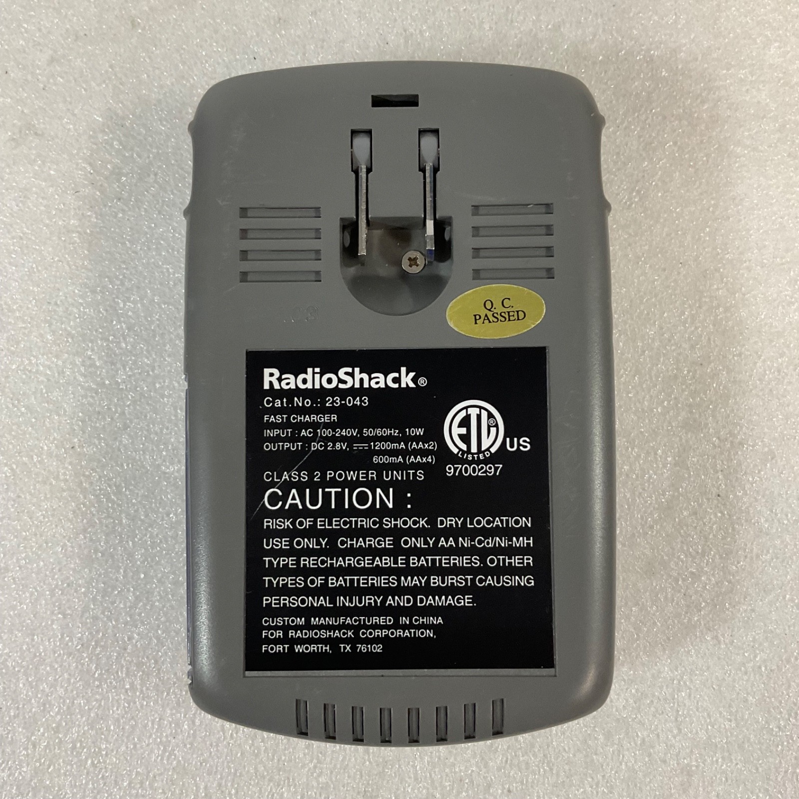 RadioShack Fast Charger AA Ni-Cd Ni-MH Cat 23-043 Fold Plug - Image 2