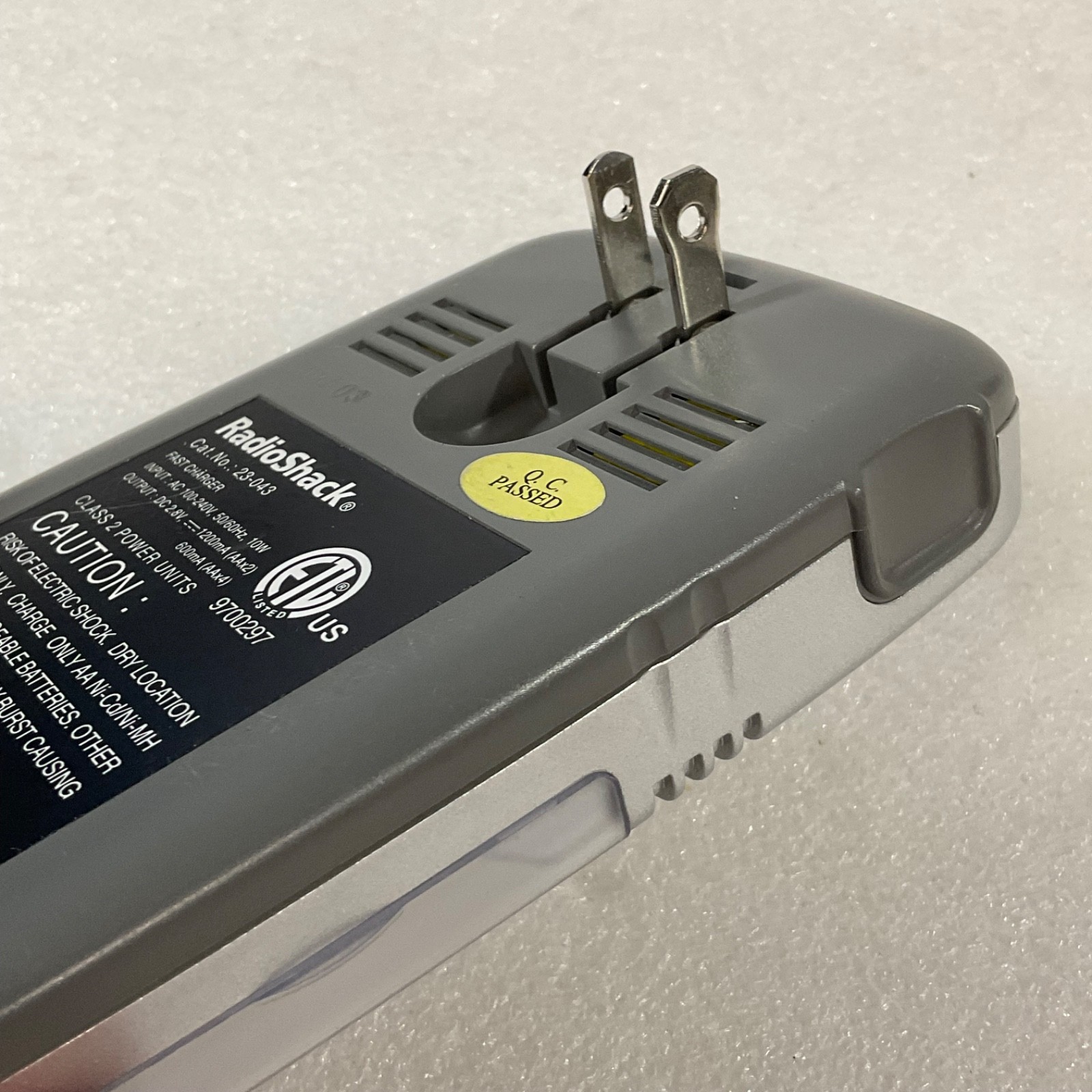 RadioShack Fast Charger AA Ni-Cd Ni-MH Cat 23-043 Fold Plug - Image 8