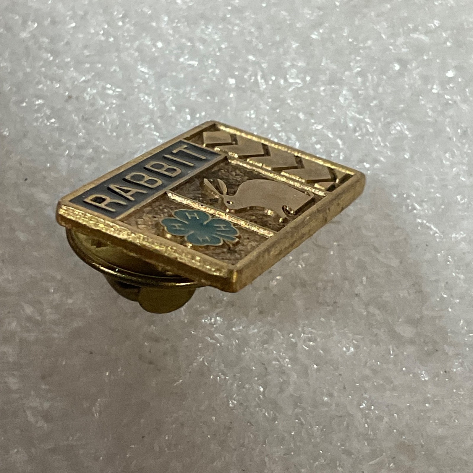 Vintage 4-H Rabbit Project Pin Gold Tone Enamel Lapel Badge 0.75in Ballou - Image 5