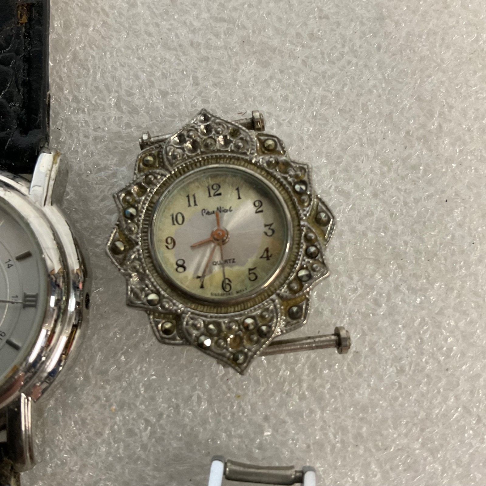 Lot of 4 Watches VerSailes Timex For Parts Not Working - Image 5