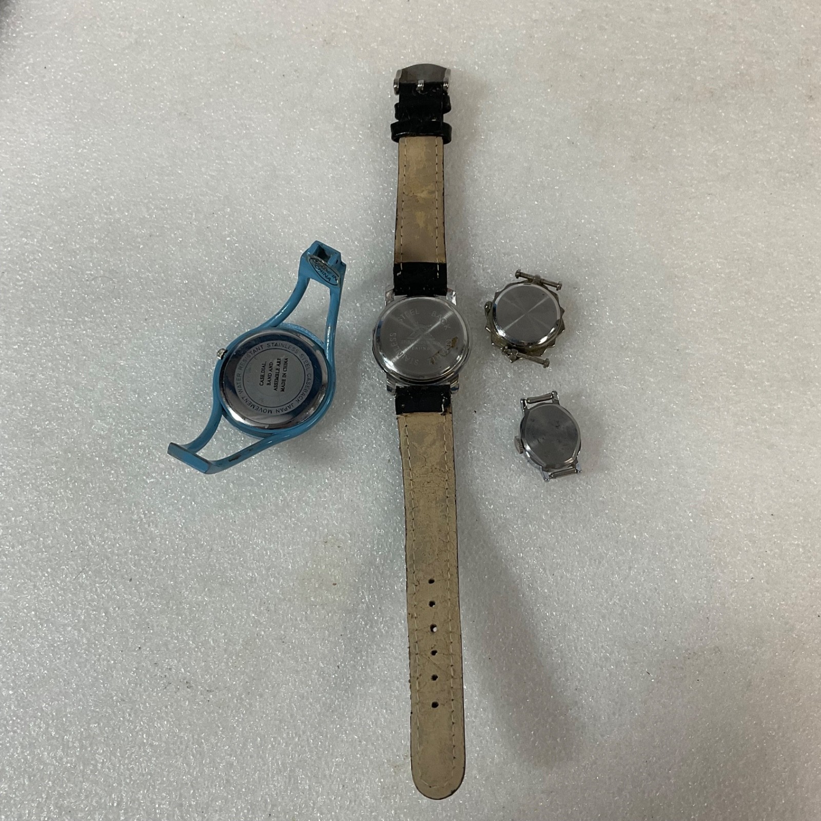 Lot of 4 Watches VerSailes Timex For Parts Not Working - Image 7