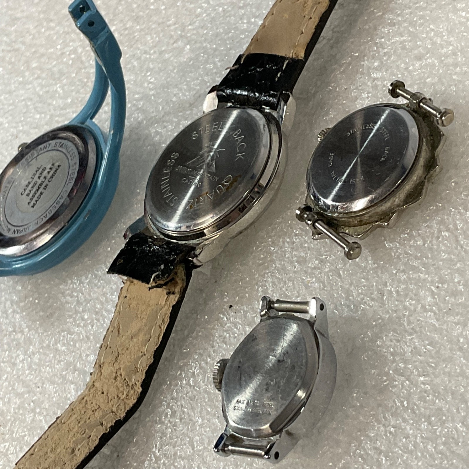 Lot of 4 Watches VerSailes Timex For Parts Not Working - Image 13