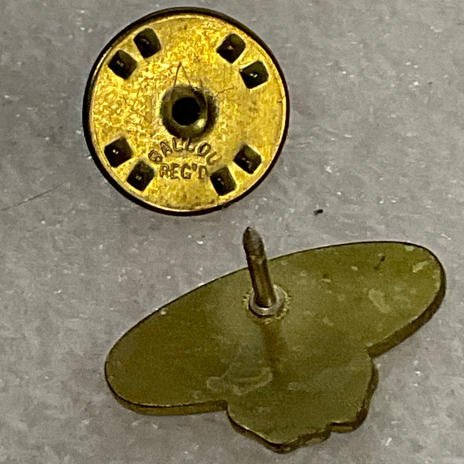 Vintage 4-H Shooting Sports Pin Gold Tone Clover Emblem 0.75in Ballou Regd Back - Image 2