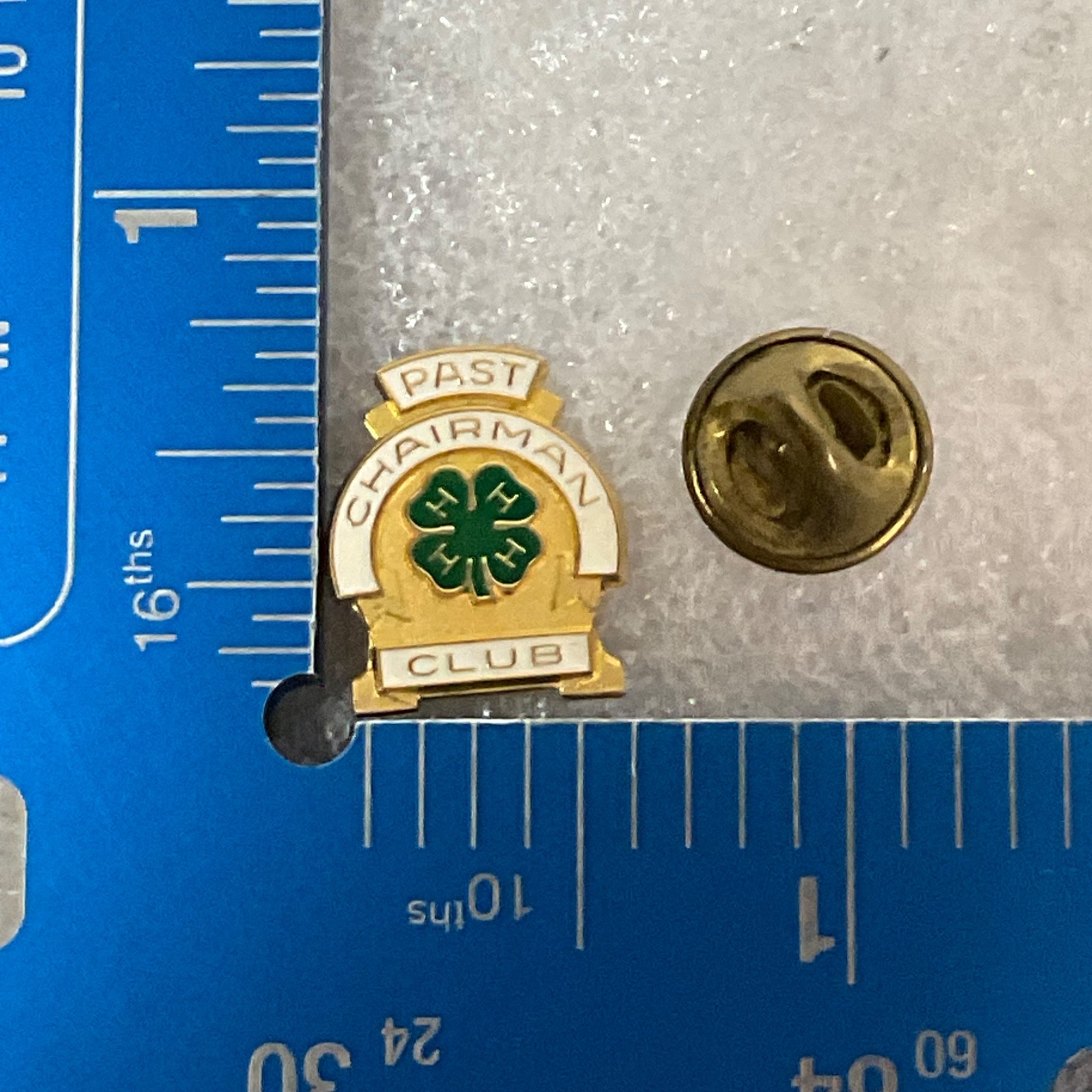 Vintage 4-H Past Chairman Club Pin Gold Tone Enamel Clover 0.75in Made in USA - Image 4