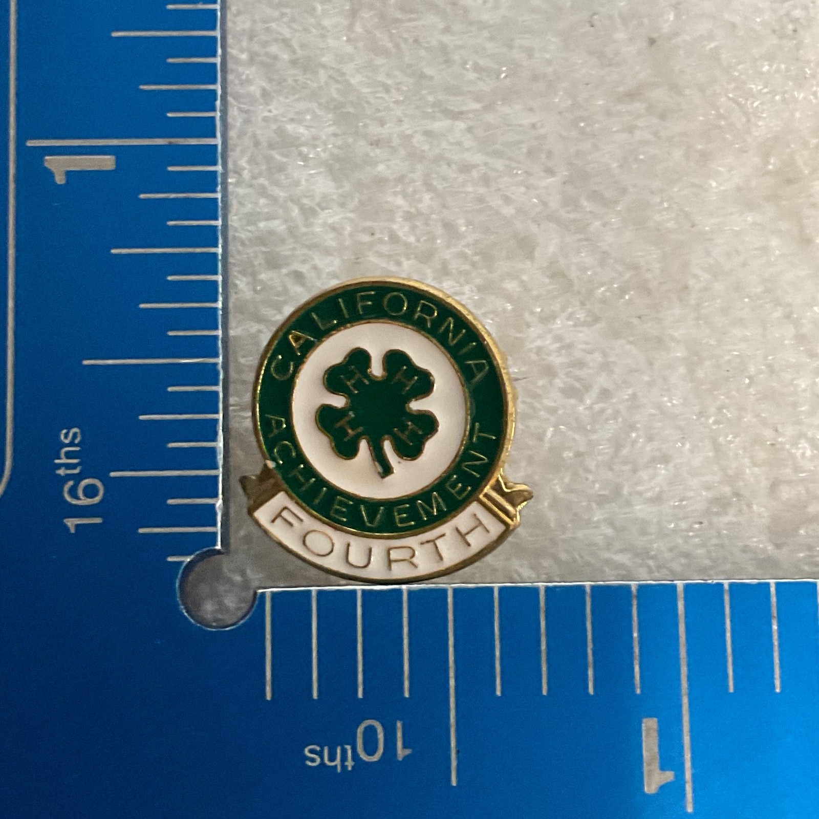 Vintage 4-H California Achievement Fourth Pin Green White Enamel 0.75in 3.12g - Image 3