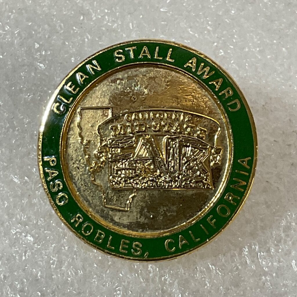 Vintage Clean Stall Award Pin Paso Robles California Mid State Fair 1in 6.38g - Image 1
