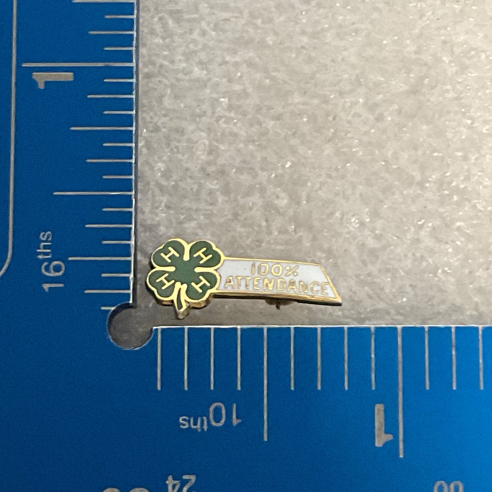 Vintage 4-H 100% Attendance Pin Gold Tone Green Clover Enamel 1in Award Badge - Image 3