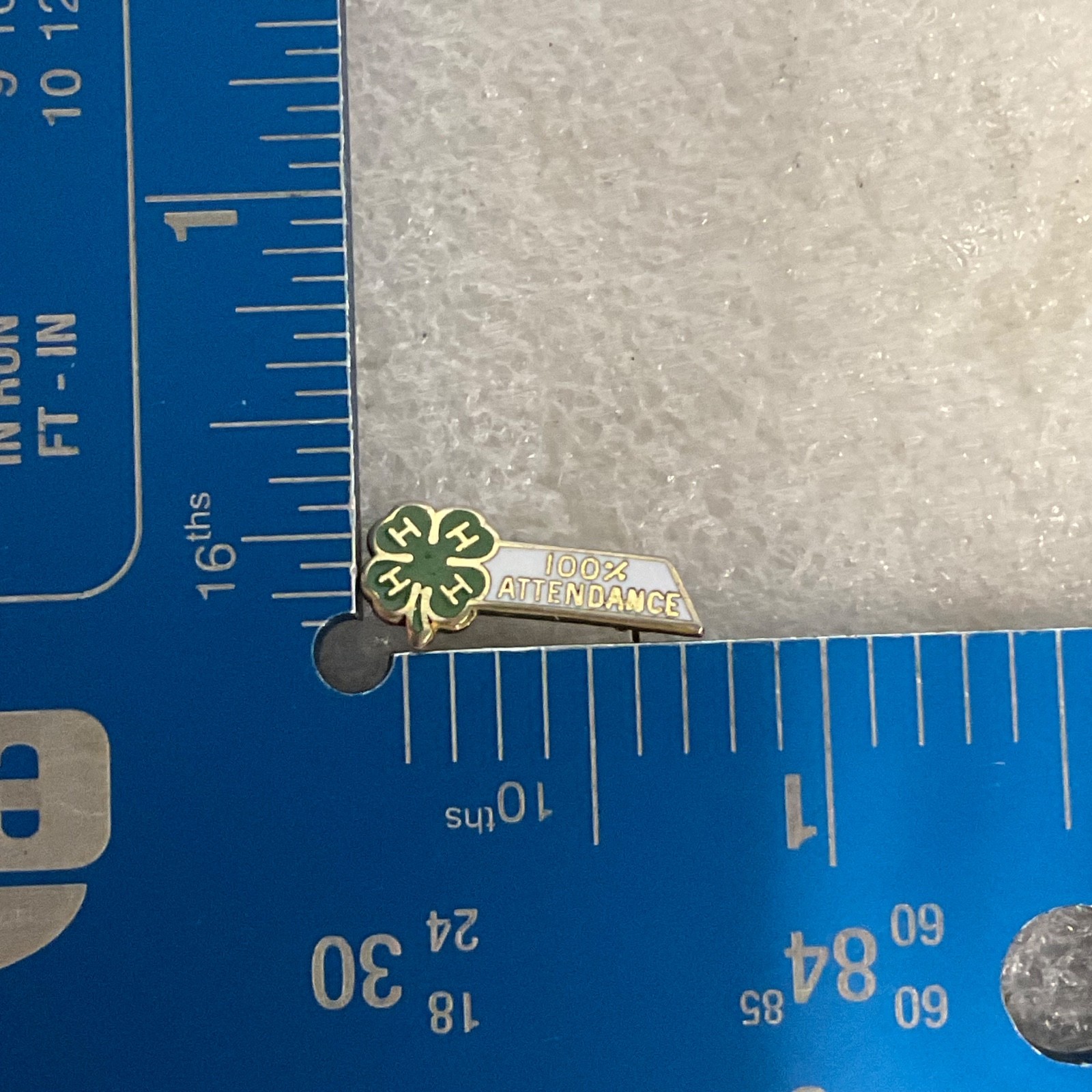 Vintage 4-H 100% Attendance Pin Gold Tone Green Clover Enamel 1.07g Club Award - Image 3