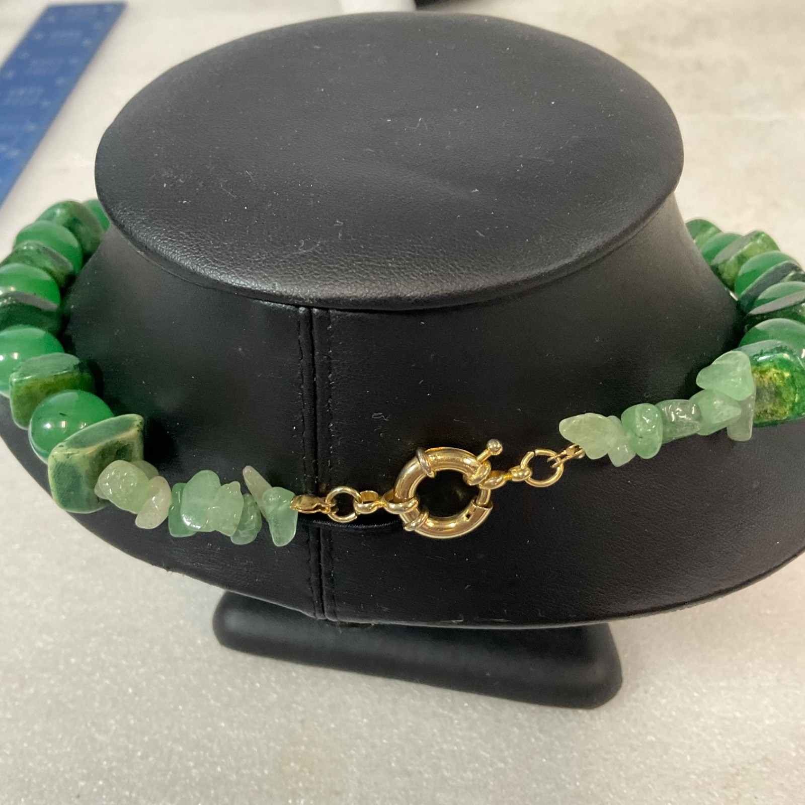 Green Jade Bead Necklace 18 in Round & Chip Beads 108.9g Gold Clasp - Image 5