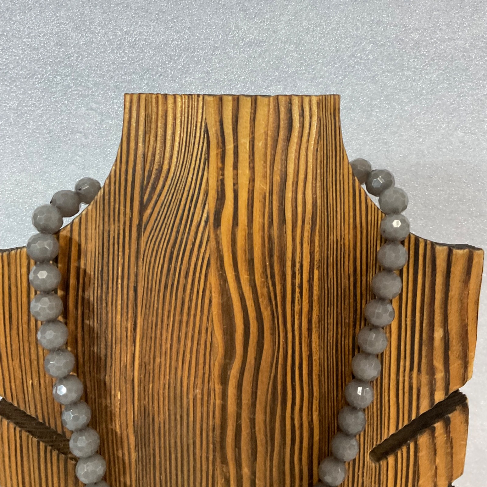 Gray Faceted Plastic Bead Necklace 20 in Teardrop Pendant 40.67g - Image 4