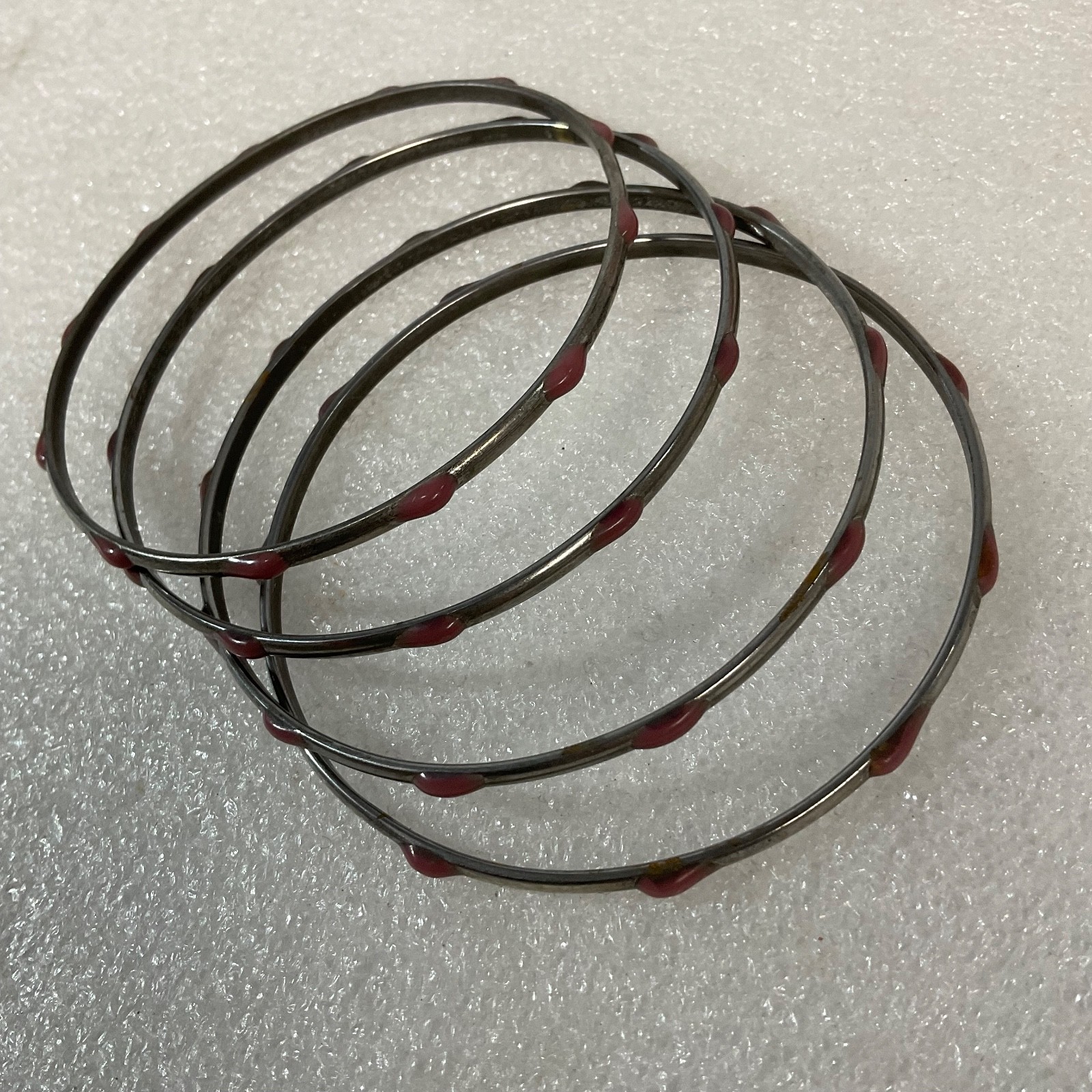 8in Silver Tone Bangle Bracelet Set of 4 Pink Enamel Dot Design 26.25g - Image 4
