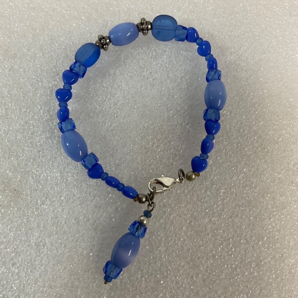 6.75in Blue Glass Beaded Bracelet with Charm Silver Tone Clasp Handmade - Image 1
