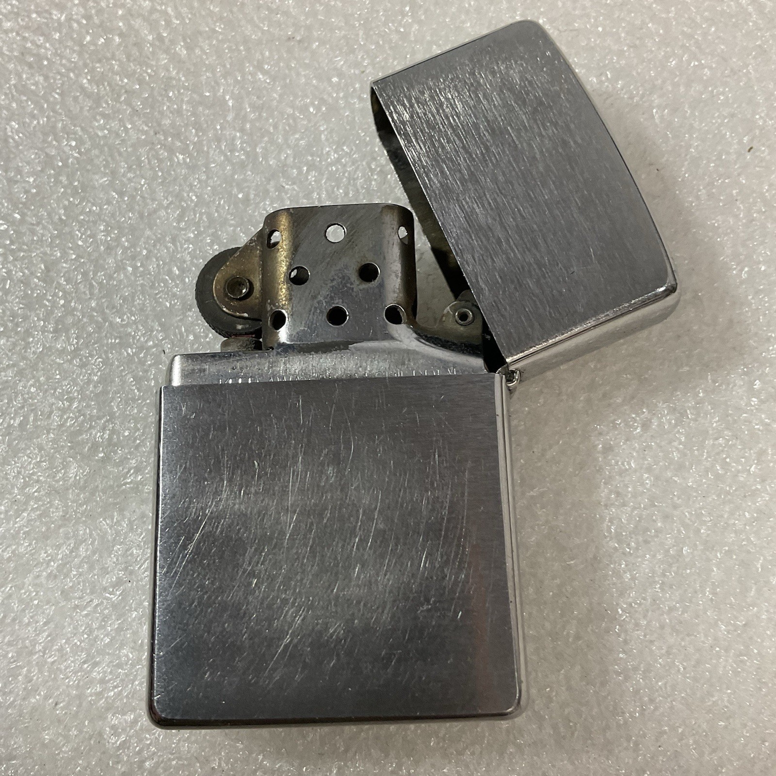 Zippo Chrome Lighter Preowned Date CodeG10 July 2010 - Image 2