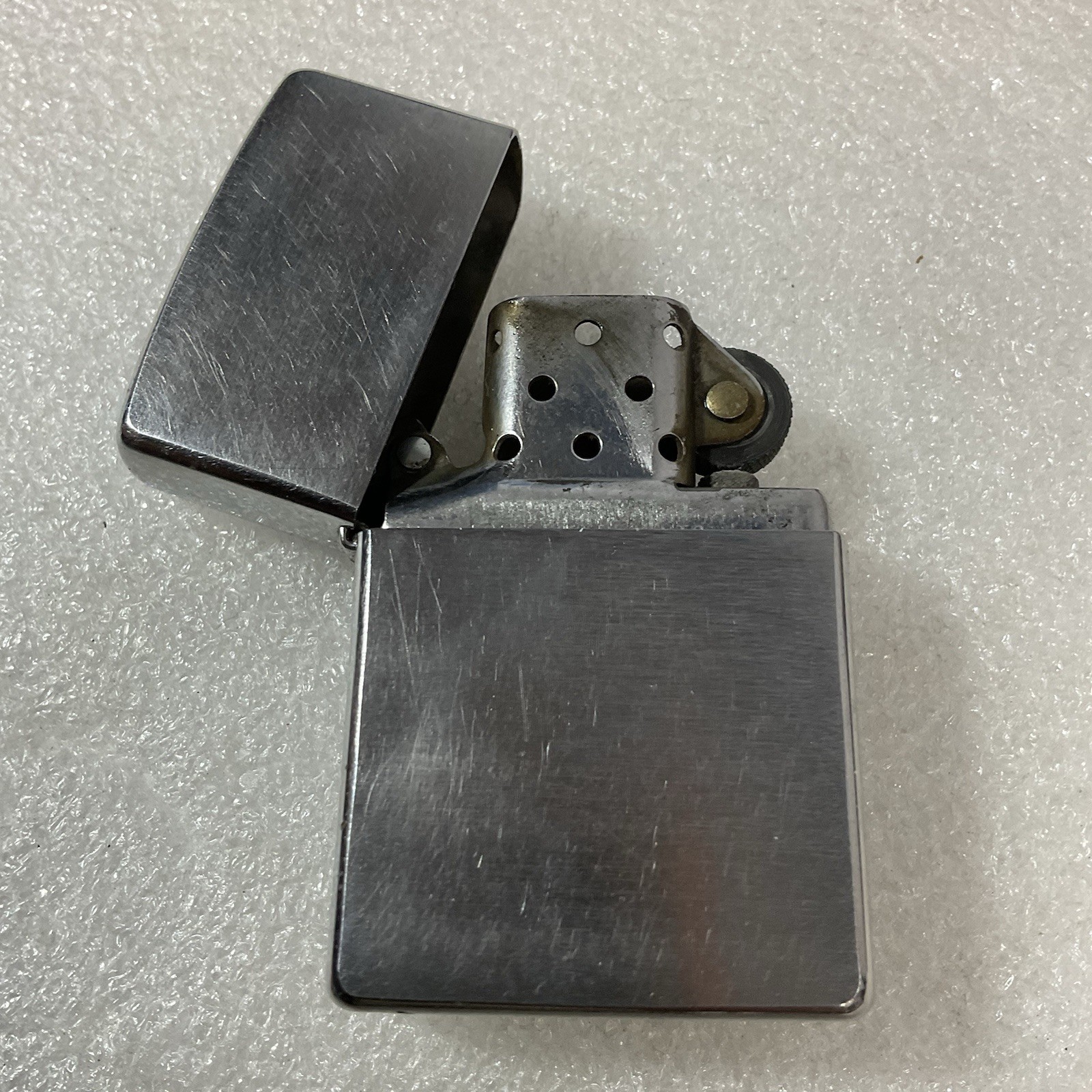 Zippo Chrome Lighter Preowned Date CodeG10 July 2010 - Image 1